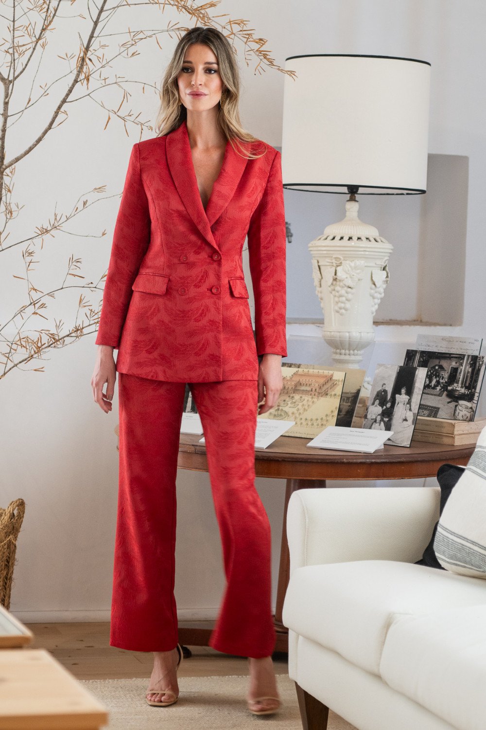 Traje Chaqueta Brocado Rojo